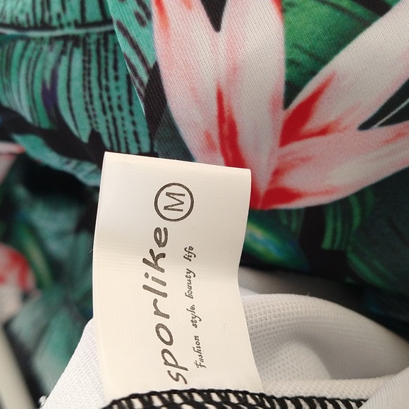 *NEW! Sporlike 1 piece swim suit, size M - Picture 6 of 7